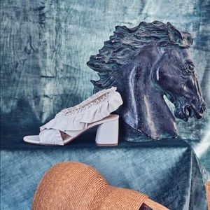 CREATURES OF COMFORT IRIS SLING BACK HEELS 40 9